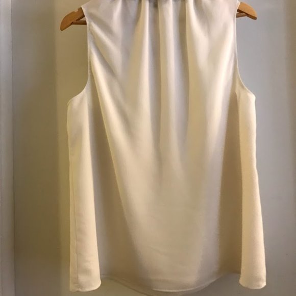 Cream blouse with black bow detail - Picture 2 of 4